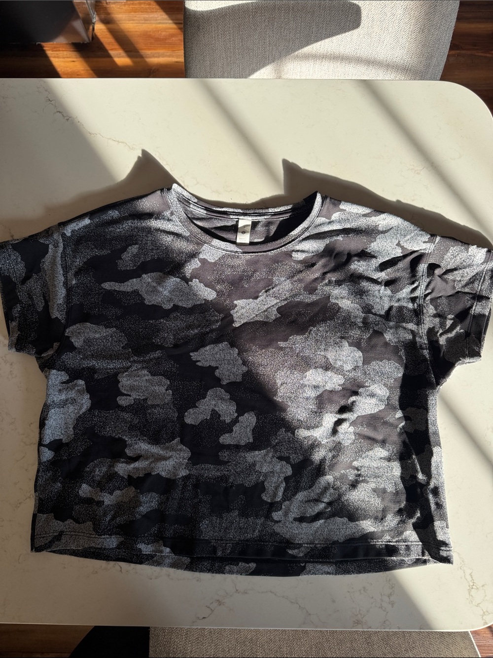 lululemon athletica women’s  Camo Crop Tee - Black & Gray